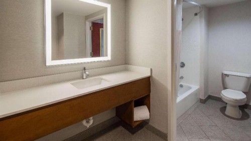 Best Western Plus Boston Hotel - image 13