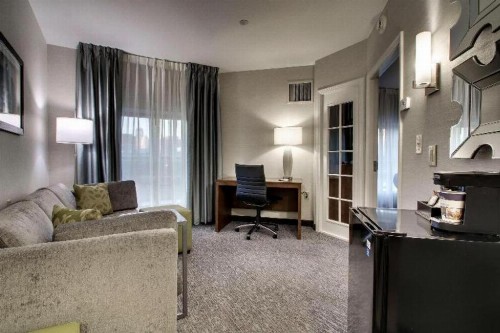 Best Western Plus Boston Hotel - image 40