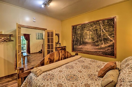 Royal Cabin: Outdoor Haven on Ouachita River! - image 9