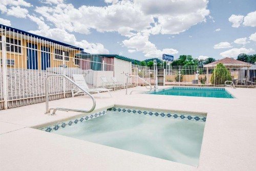 Travelodge by Wyndham Ruidoso - image 5