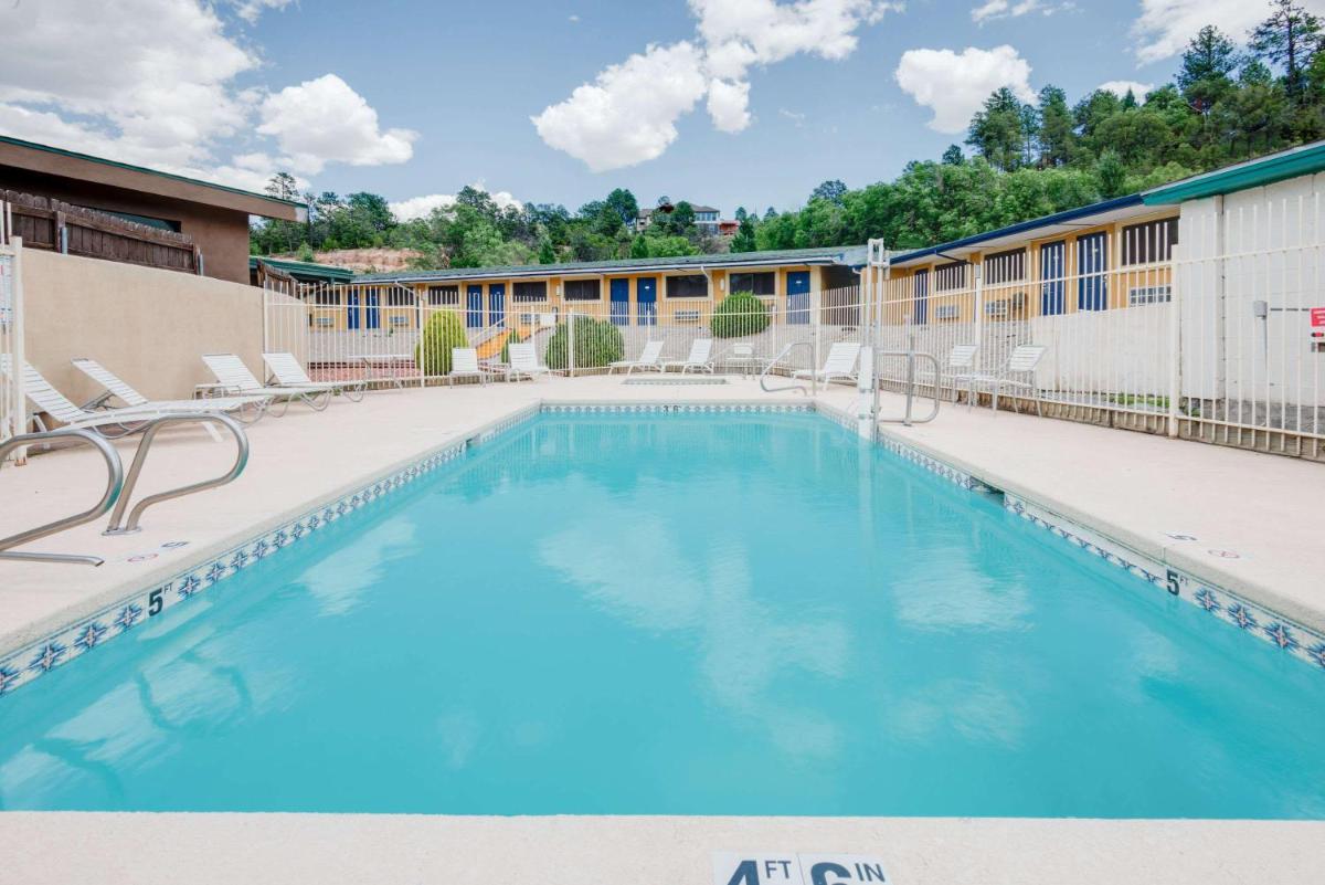 Travelodge by Wyndham Ruidoso - image 6