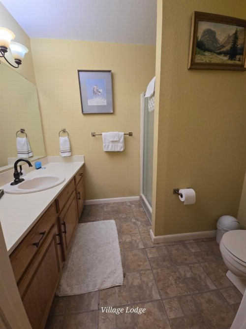 Village Lodge - image 10