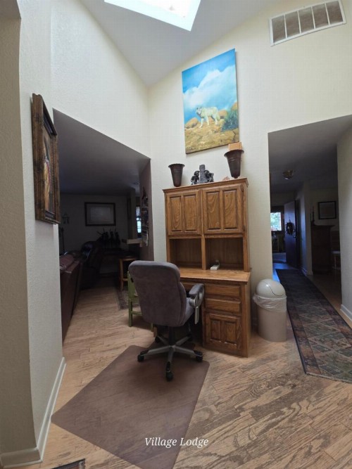 Village Lodge - image 19