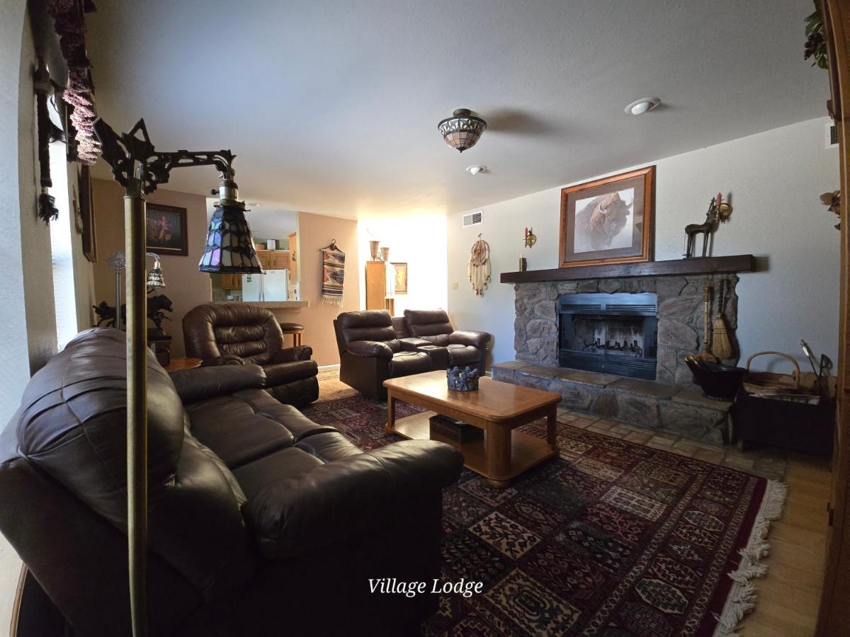 Village Lodge - image 7