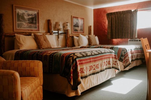 Sitzmark Chalet Inn - image 14