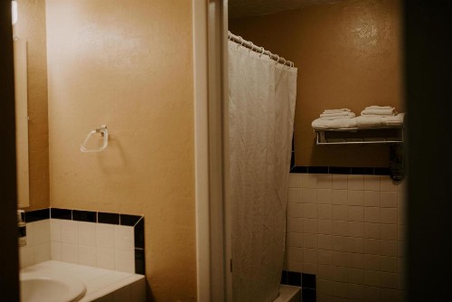 Sitzmark Chalet Inn - image 17