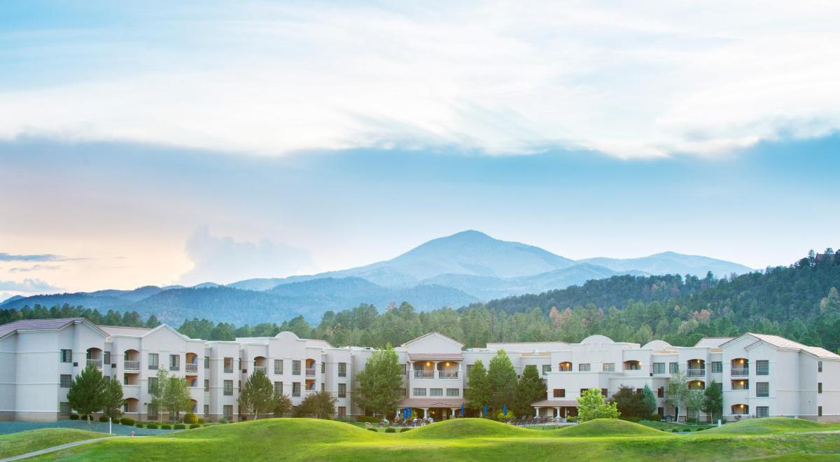 MCM Elegante Lodge & Resorts - main image