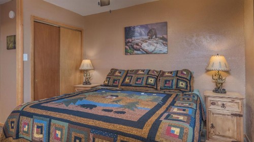 Upper Canyon Inn - image 20