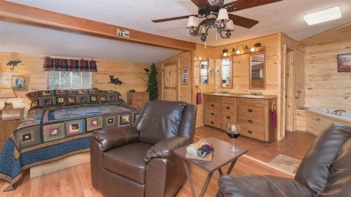 Upper Canyon Inn - image 30