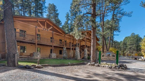 Upper Canyon Inn - image 31