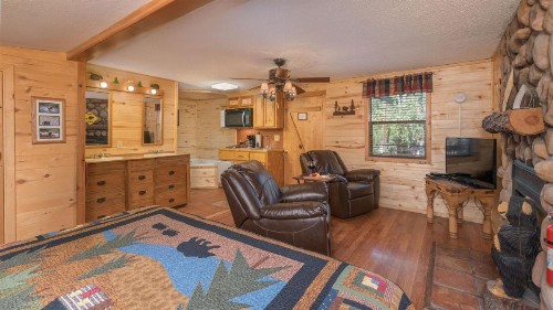 Upper Canyon Inn - image 32