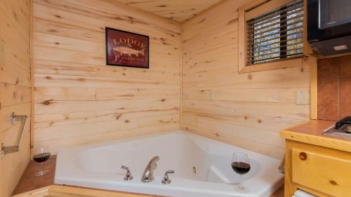 Upper Canyon Inn - image 34