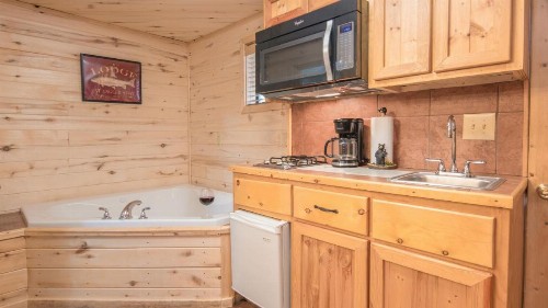Upper Canyon Inn - image 35