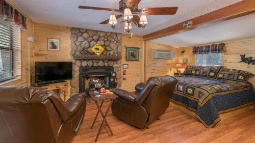 Upper Canyon Inn - image 37