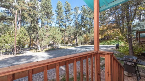 Upper Canyon Inn - image 41