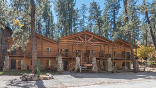 Upper Canyon Inn - image 5