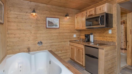 Upper Canyon Inn - image 8