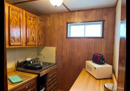 West Winds Lodge & Condos - image 13
