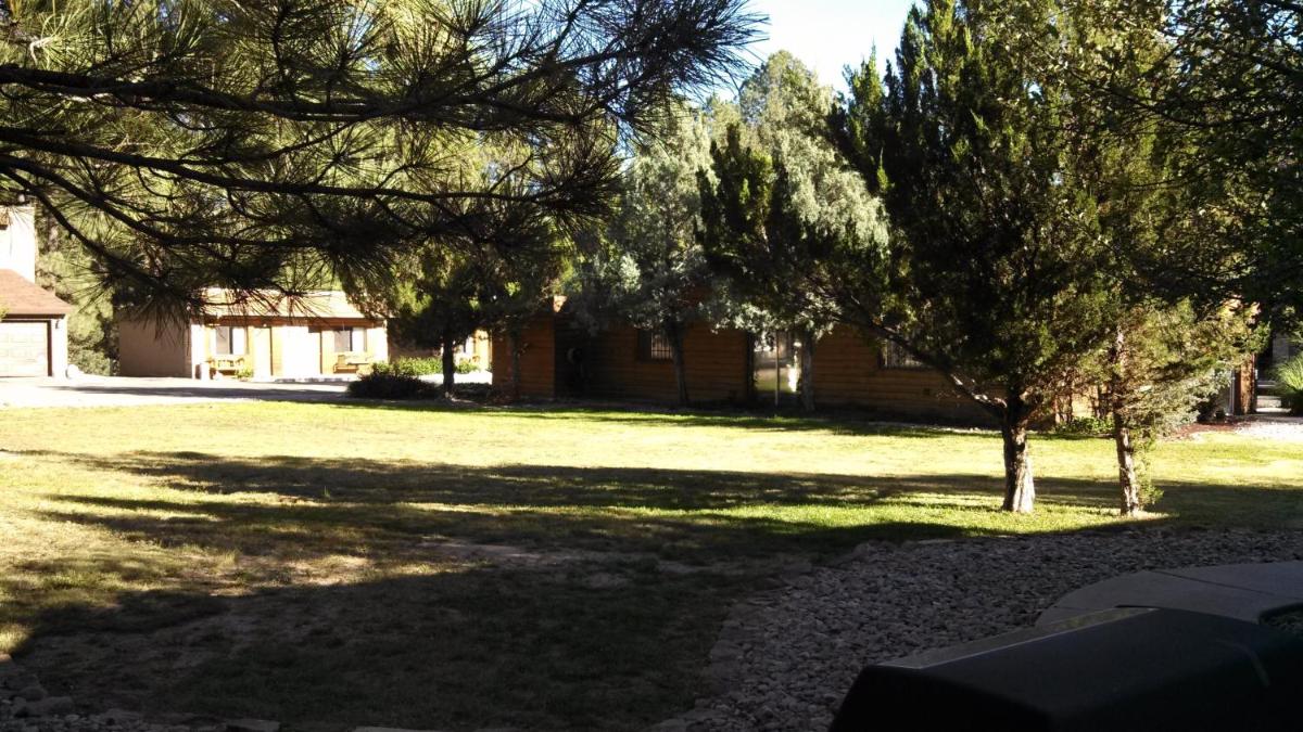 West Winds Lodge & Condos - image 5