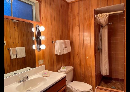 West Winds Lodge & Condos - image 6
