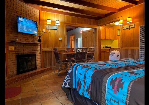 West Winds Lodge & Condos - image 7