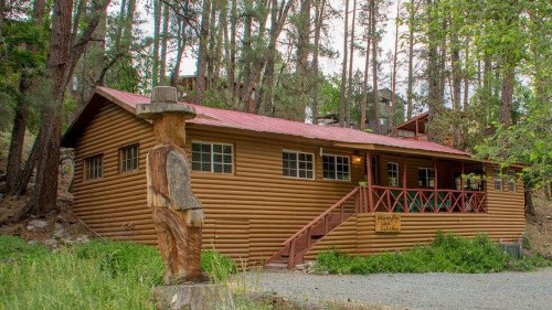 Whispering Pine Cabins-Cabin Fever