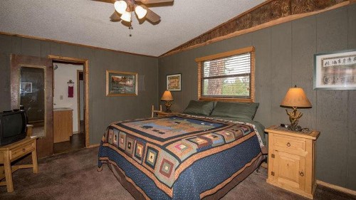 Whispering Pine Cabins-Mountain View - image 1