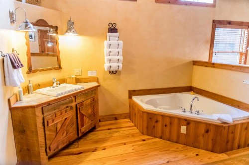 Riverside Cottage #22 - image 9
