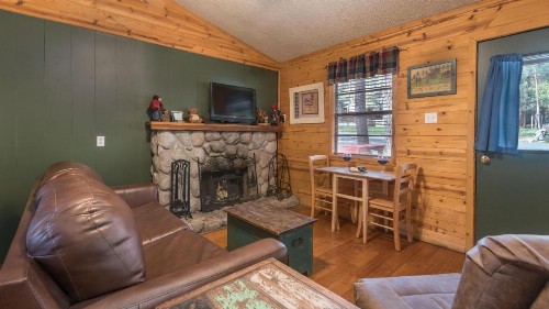 Whispering Pine Cabins - image 12