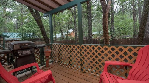 Whispering Pine Cabins - image 3