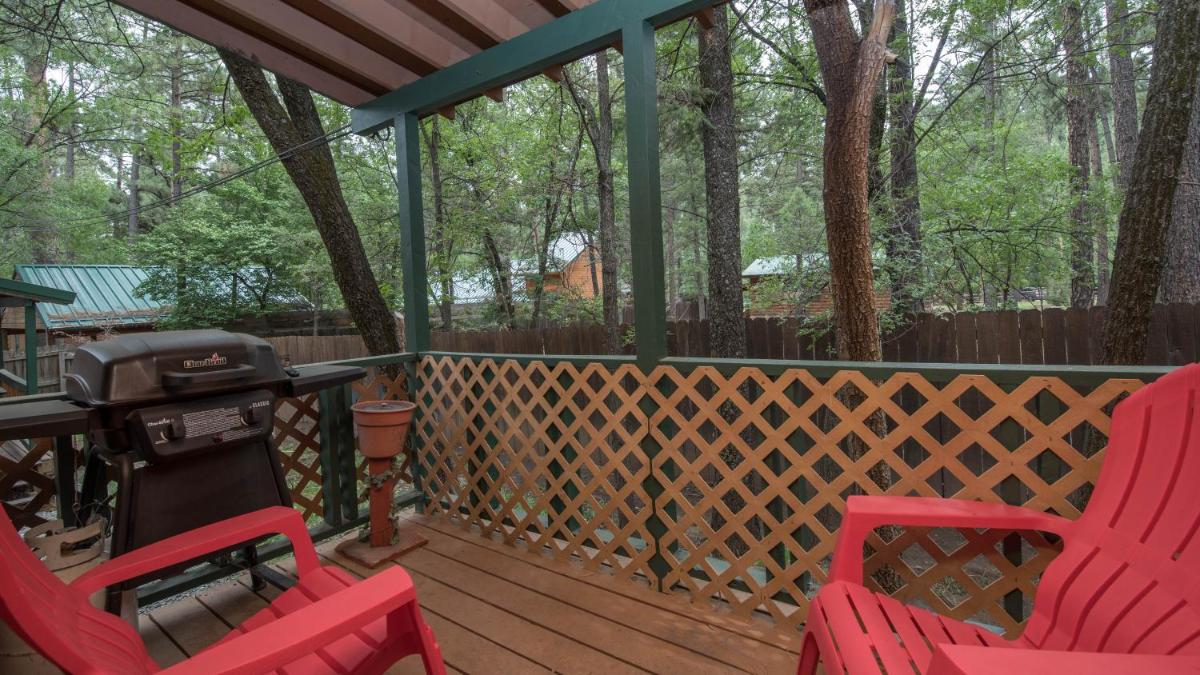 Whispering Pine Cabins - image 3