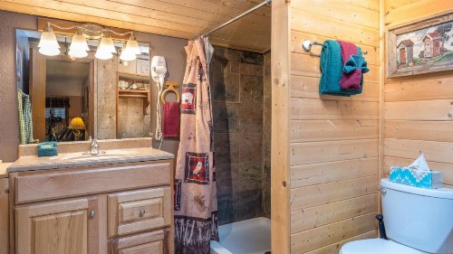 Whispering Pine Cabins - image 7