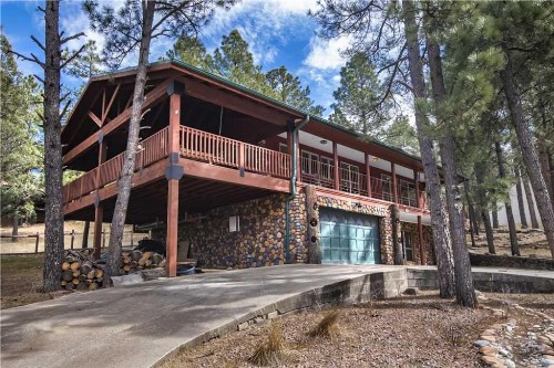 Bear Paw 3 BedroomsHot Tub Pets Welcome Fireplace WiFi Sleeps 8 - image 9