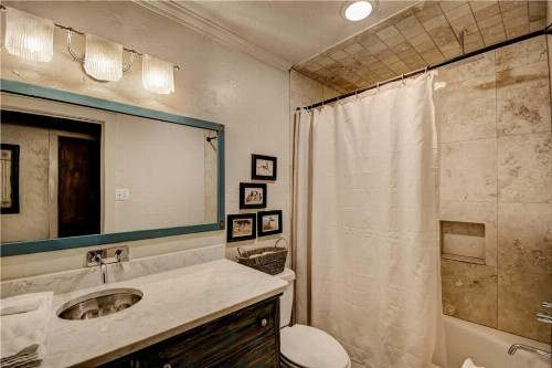 Bear Paw 3 BedroomsHot Tub Pets Welcome Fireplace WiFi Sleeps 8 - image 8