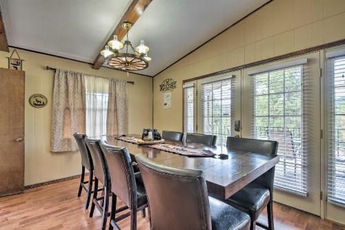 Cozy Bear Hill Cabin with Hot Tub and Game Room! - image 7