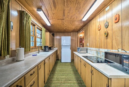 Secluded Ruidoso Cabin with Forest Views and Porch! - image 8