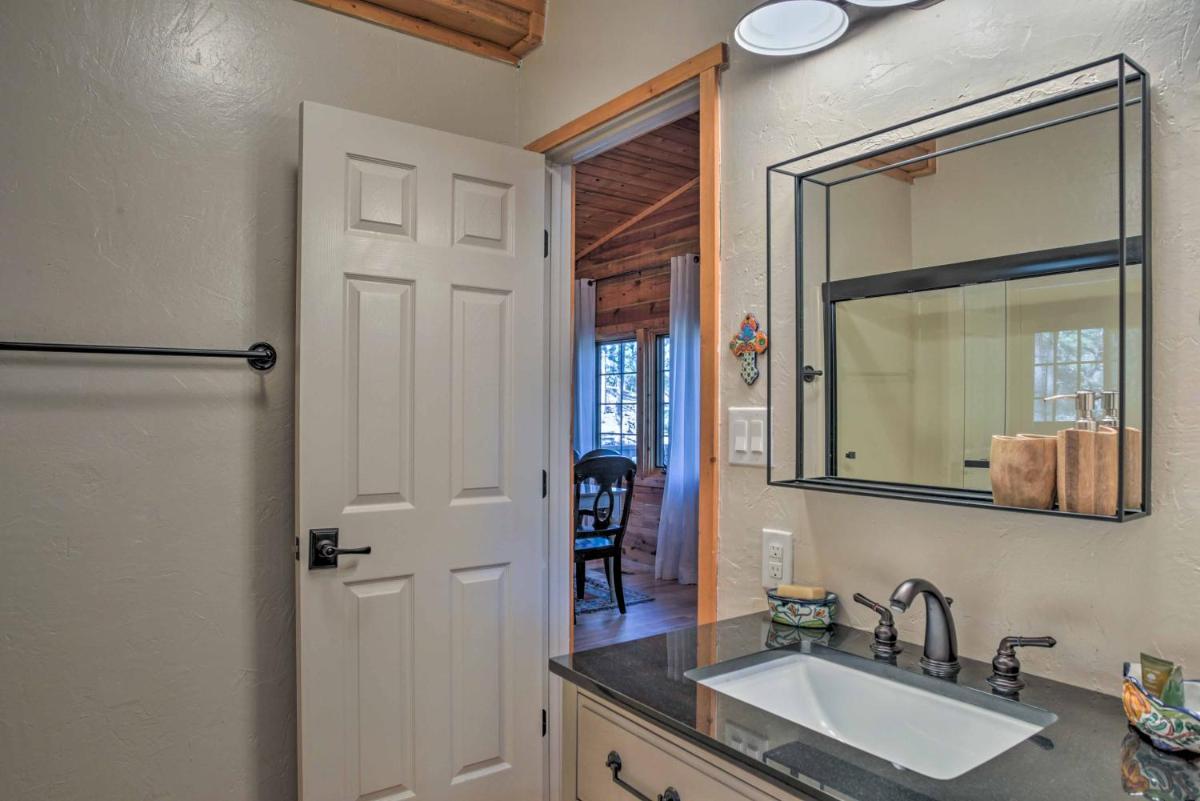 Secluded The Lincoln Cabin with Hot Tub and 3 Decks! - image 6