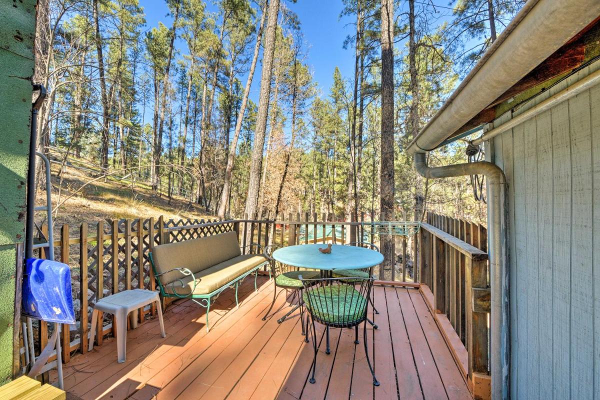 Cozy Ruidoso Cabin with Decks - 1 Mile to Downtown! - image 5