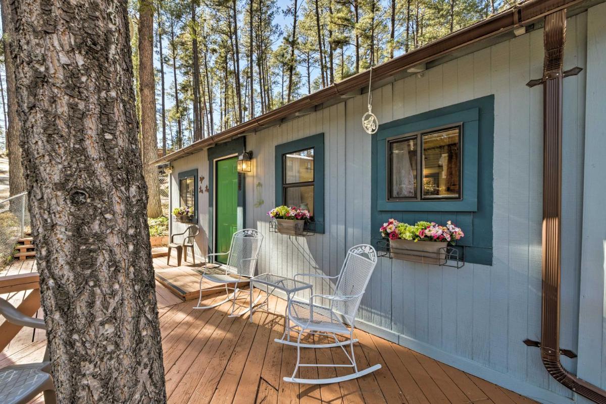 Cozy Ruidoso Cabin with Decks - 1 Mile to Downtown! - image 6