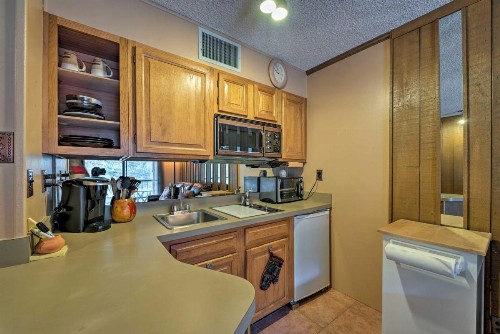 Cozy Ruidoso Condo-by Grindstone Lake and Skiing! - image 11
