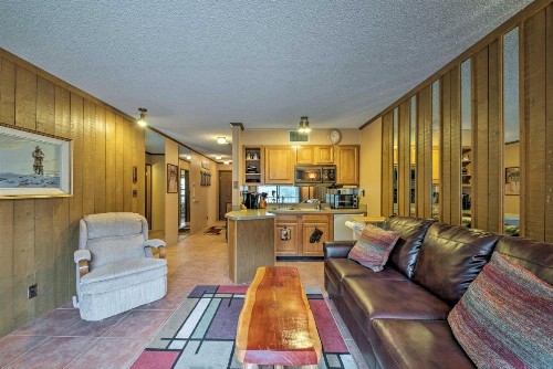 Cozy Ruidoso Condo-by Grindstone Lake and Skiing! - image 7