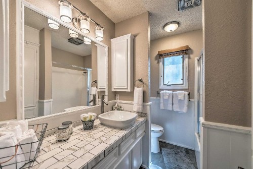 Ruidoso Home with Deck 4 Mi to Ski Apache! - image 6