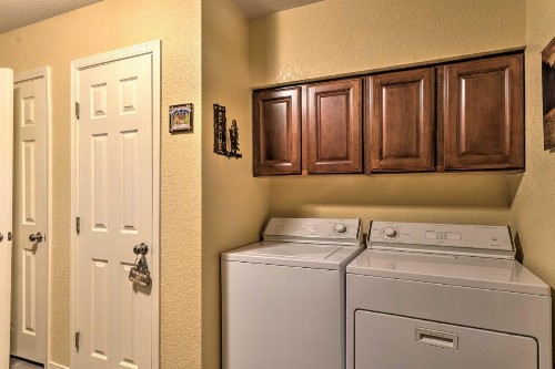 Ruidoso Cabin with Hot Tub and Fantastic Mountain Views - image 11