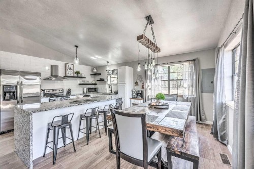 Elegant Ruidoso Cabin with Mtn View and Game Room
