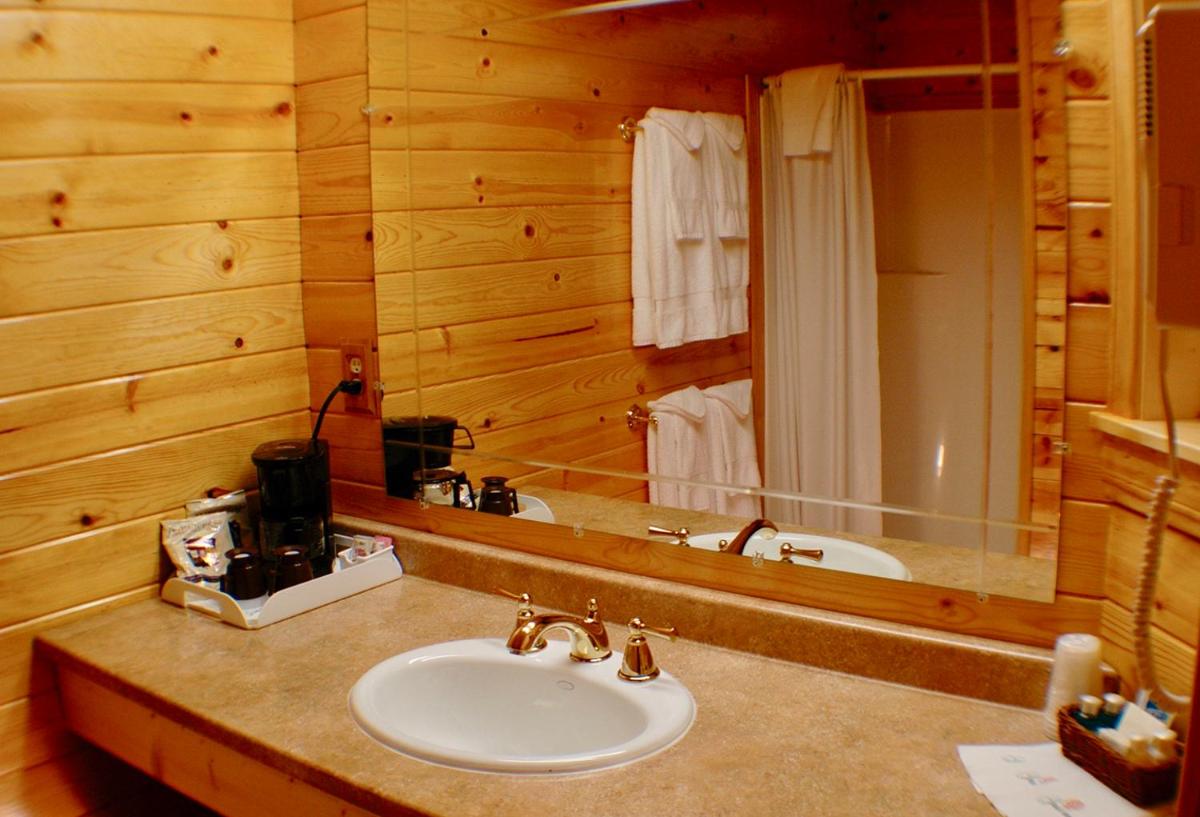Giant Oaks Lodge - image 2