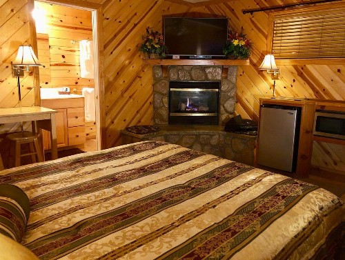Giant Oaks Lodge - image 20