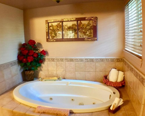 Giant Oaks Lodge - image 23