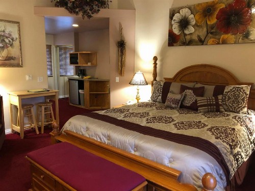 Giant Oaks Lodge - image 26
