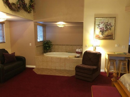 Giant Oaks Lodge - image 37