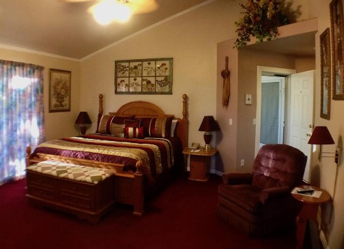 Giant Oaks Lodge - image 40